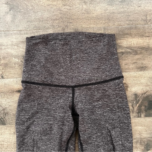 Women’s Lululemon Leggings Gray Size 0 - Picture 4 of 4